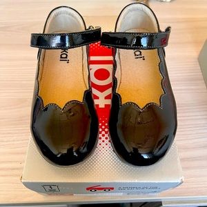 Comfortable Little Girls Dress Shoes